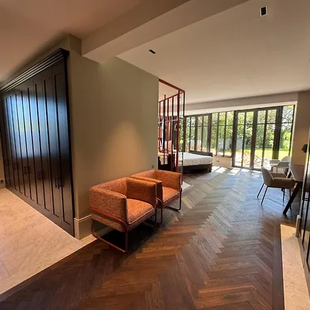 La Jasso Hotel, Maison De Famille בית הארחה *