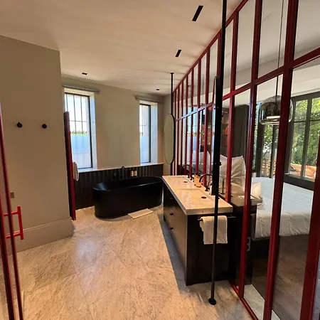 La Jasso Hotel, Maison De Famille בית הארחה